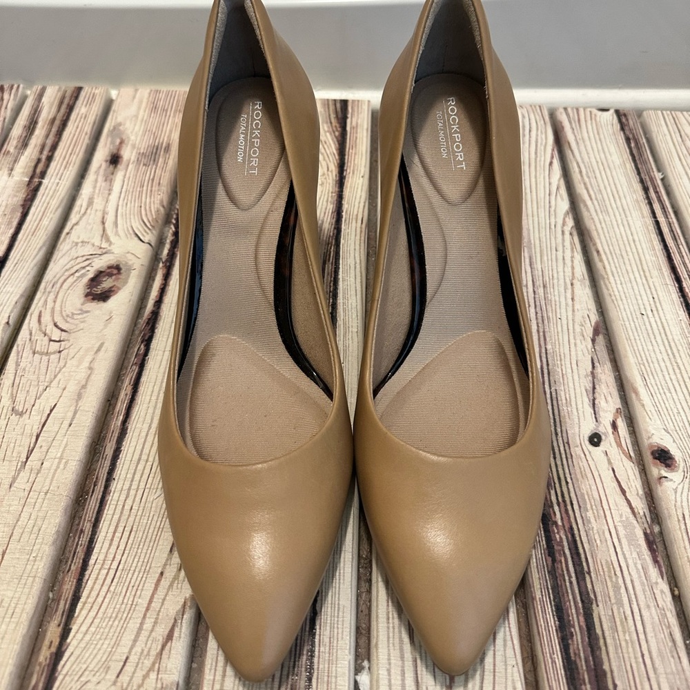 Rockport heels. 100% leather.